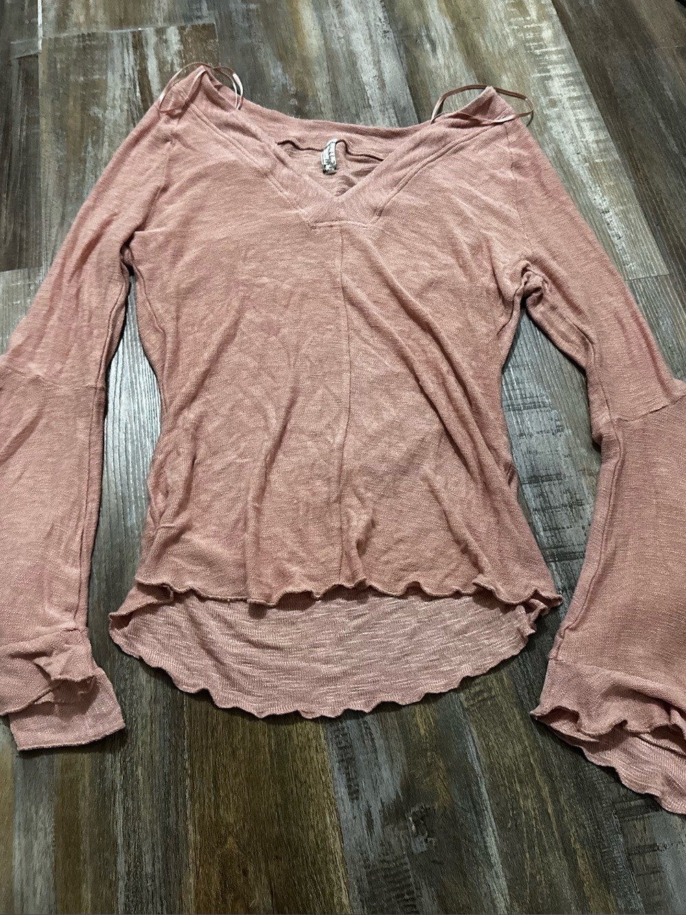 Free people mauve bell sleeves top